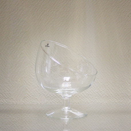 1673 Анабель Бренди ваза с косым резом прозрачная 2072 h-19.1; d-16см