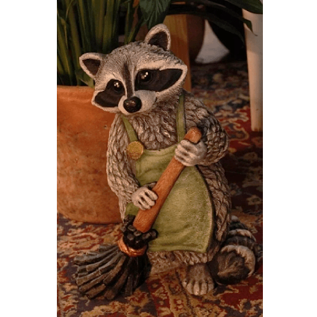 Ф369 Садовая фигура "Еня Подметайка" 27*20*38